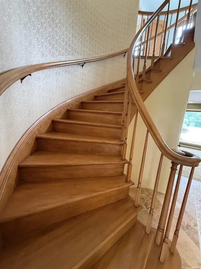 1427 Sunningdale Drive Grosse Pointe Woods City MI 48236