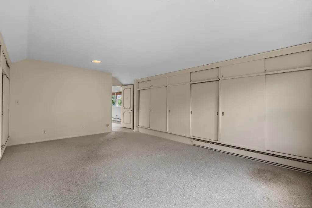 1427 Sunningdale Drive Grosse Pointe Woods City MI 48236
