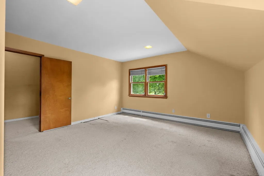 1427 Sunningdale Drive Grosse Pointe Woods City MI 48236