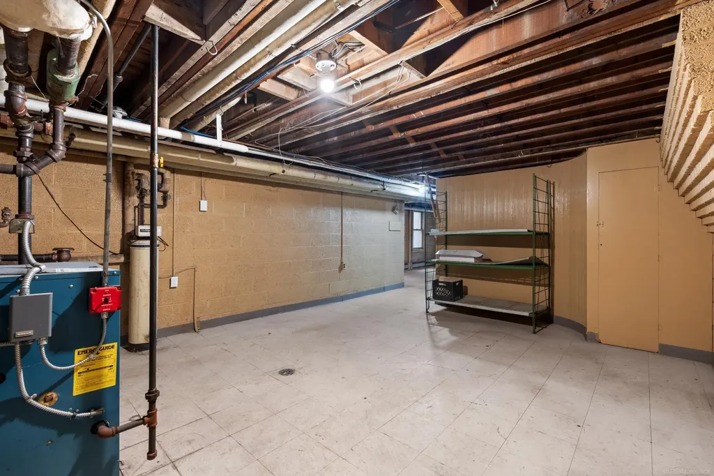 1427 Sunningdale Drive Grosse Pointe Woods City MI 48236
