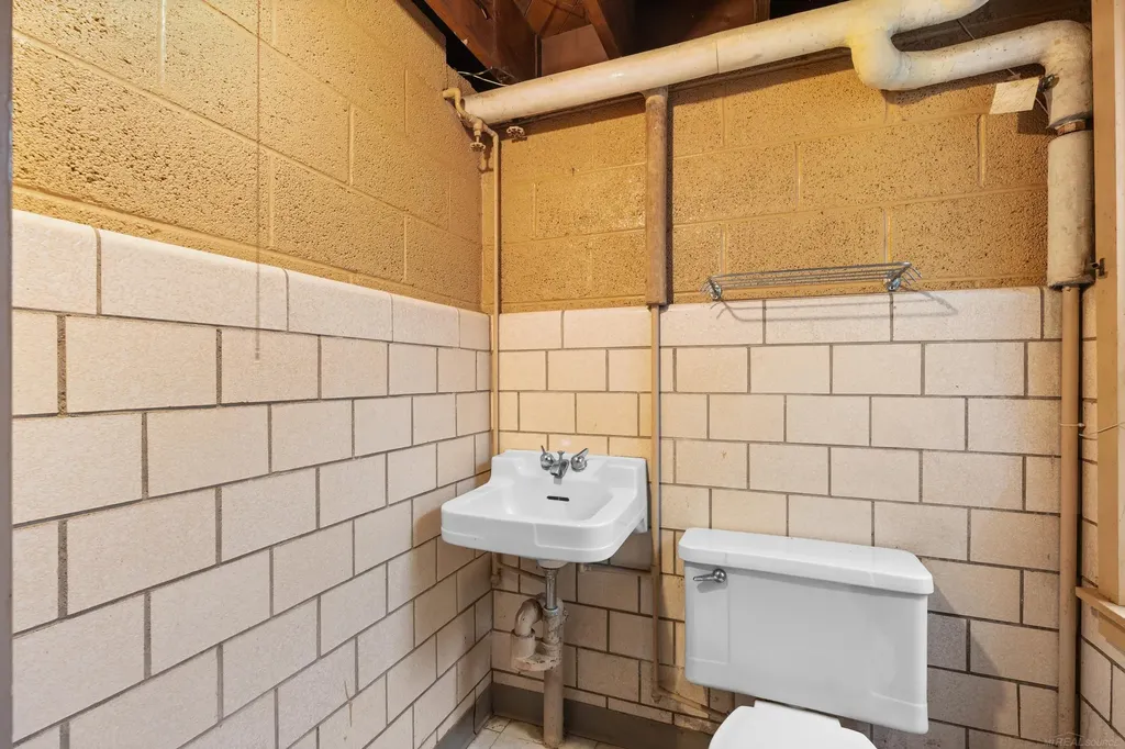 1427 Sunningdale Drive Grosse Pointe Woods City MI 48236