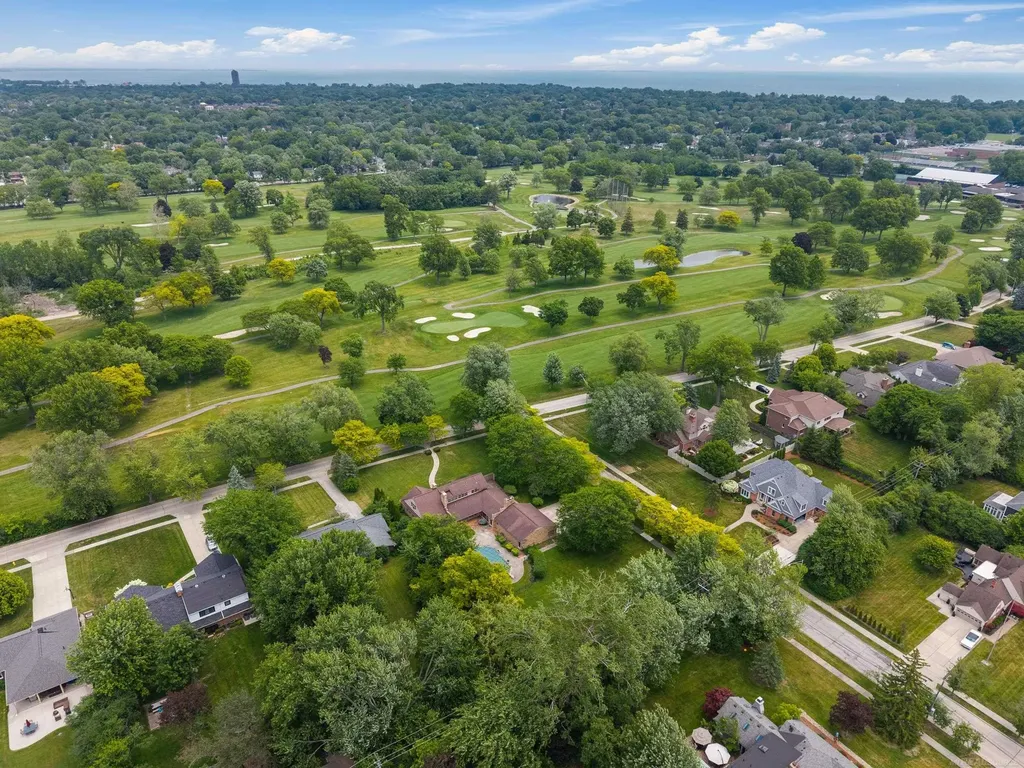 1427 Sunningdale Drive Grosse Pointe Woods City MI 48236