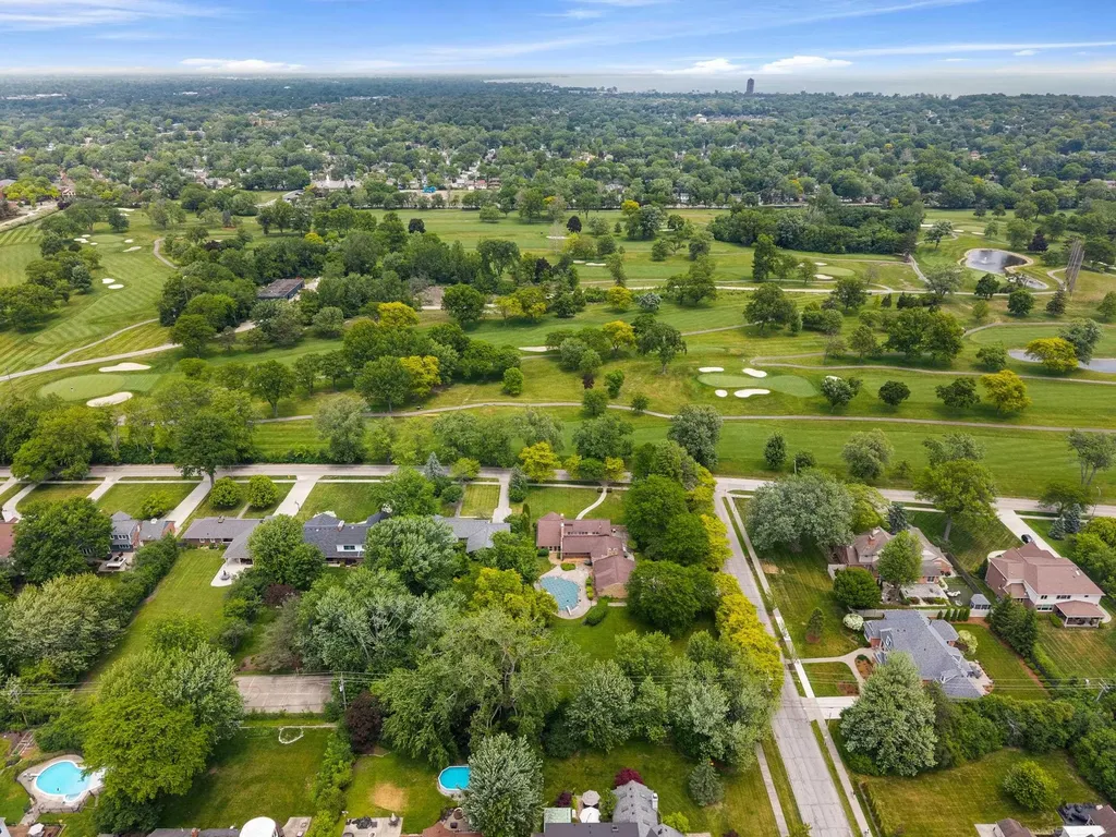 1427 Sunningdale Drive Grosse Pointe Woods City MI 48236