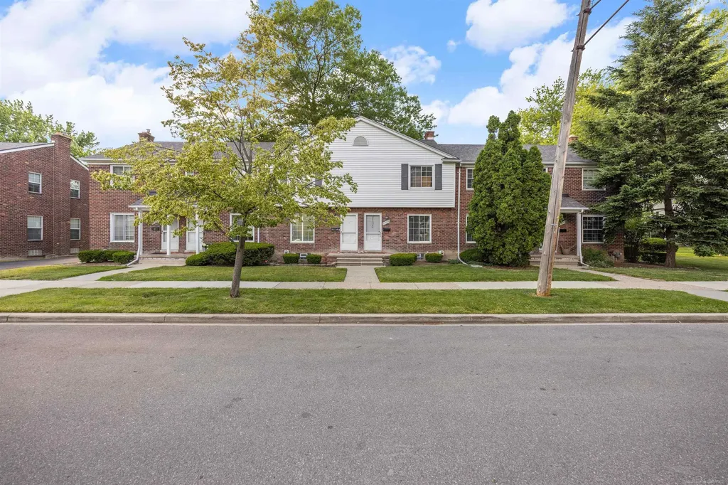 23056 Gary Lane St. Clair Shores City MI 48080