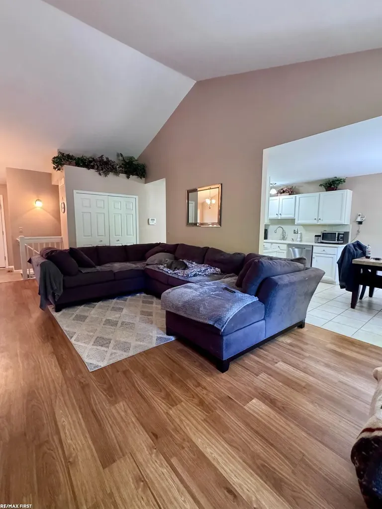 15330 Pebble Pointe Court Clinton Charter Township MI 48038