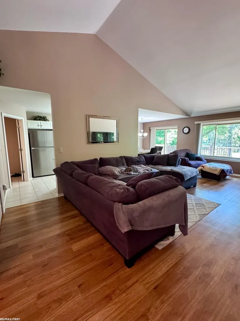 15330 Pebble Pointe Court Clinton Charter Township MI 48038