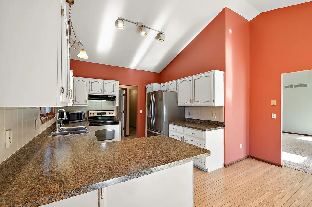 48626 Thorncroft Drive Macomb Township MI 48044