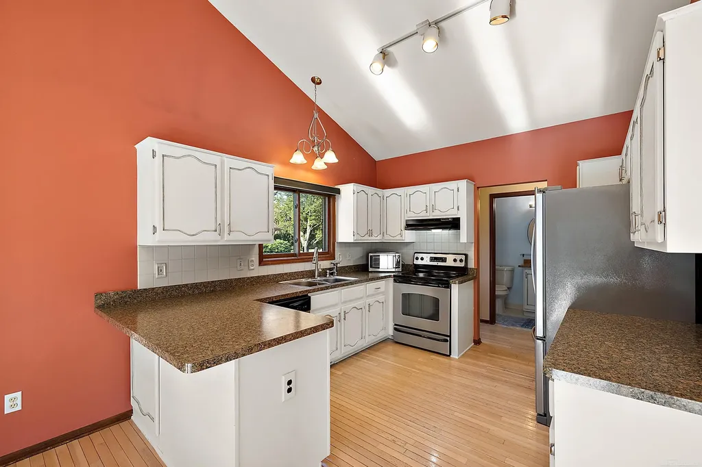 48626 Thorncroft Drive Macomb Township MI 48044