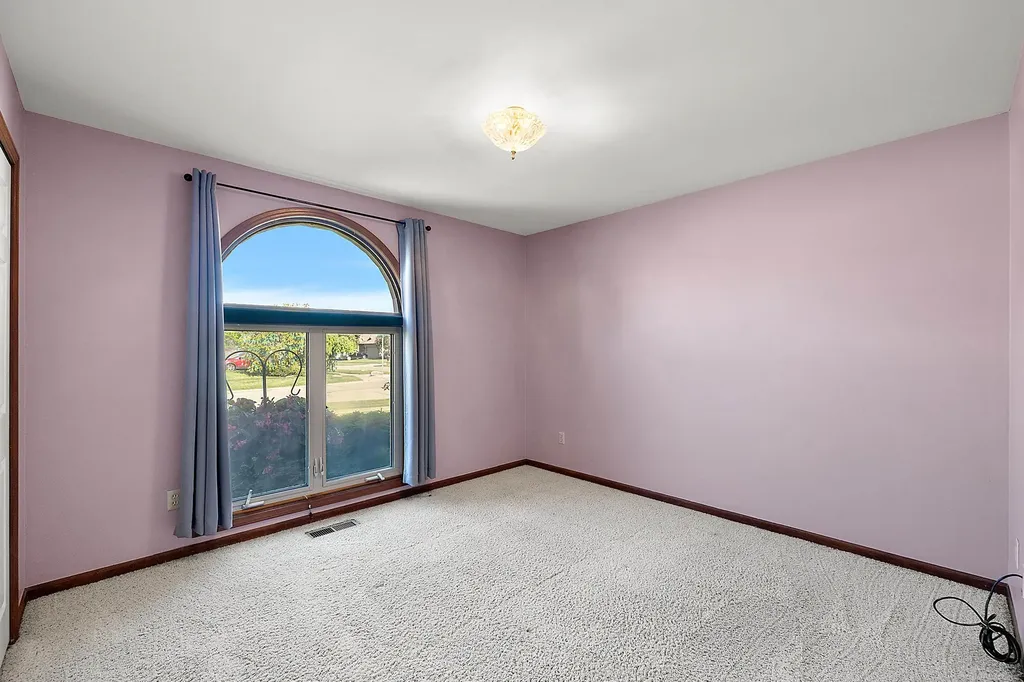 48626 Thorncroft Drive Macomb Township MI 48044