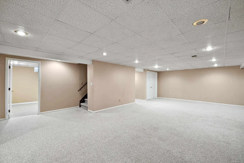 48626 Thorncroft Drive Macomb Township MI 48044