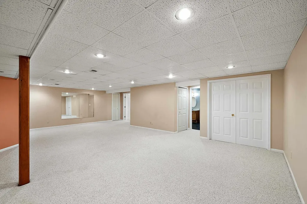 48626 Thorncroft Drive Macomb Township MI 48044