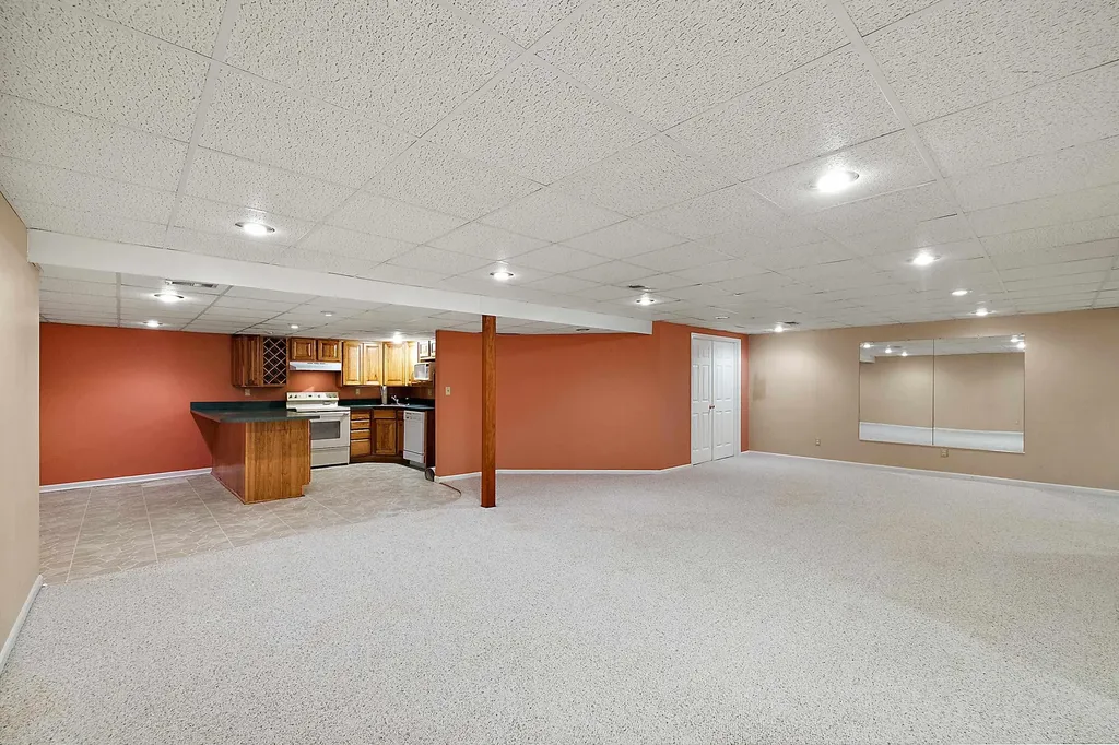 48626 Thorncroft Drive Macomb Township MI 48044