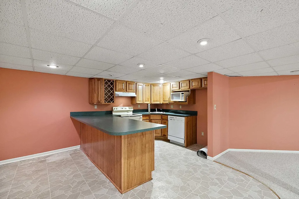48626 Thorncroft Drive Macomb Township MI 48044