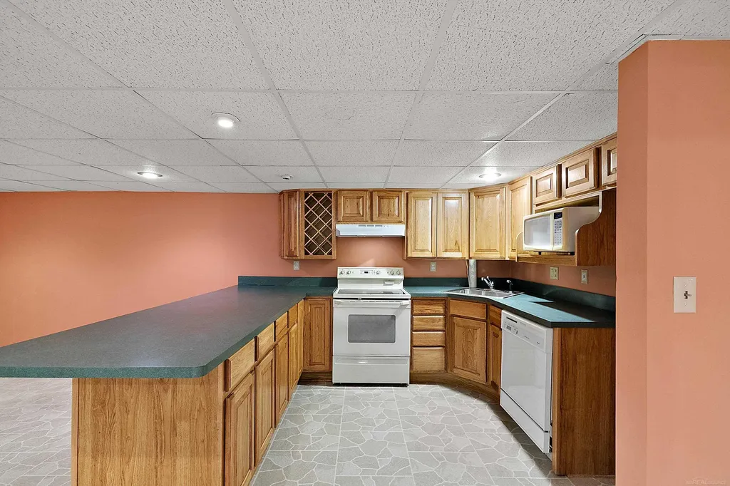 48626 Thorncroft Drive Macomb Township MI 48044