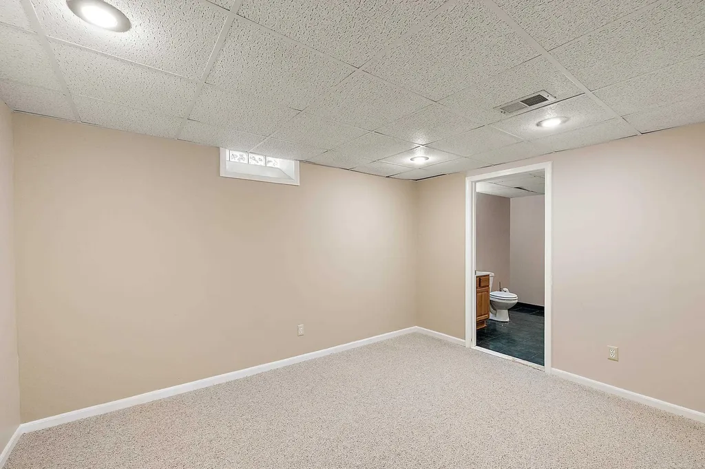 48626 Thorncroft Drive Macomb Township MI 48044