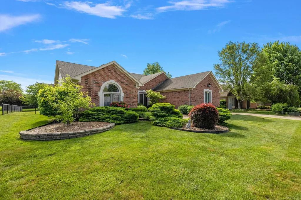 48626 Thorncroft Drive Macomb Township MI 48044