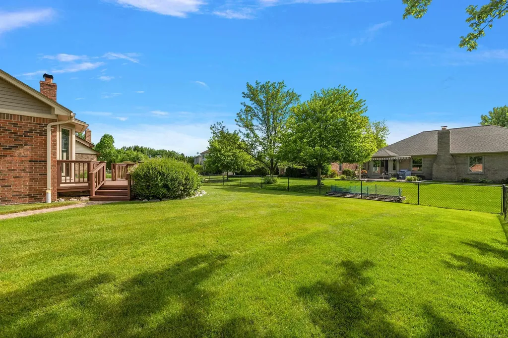 48626 Thorncroft Drive Macomb Township MI 48044