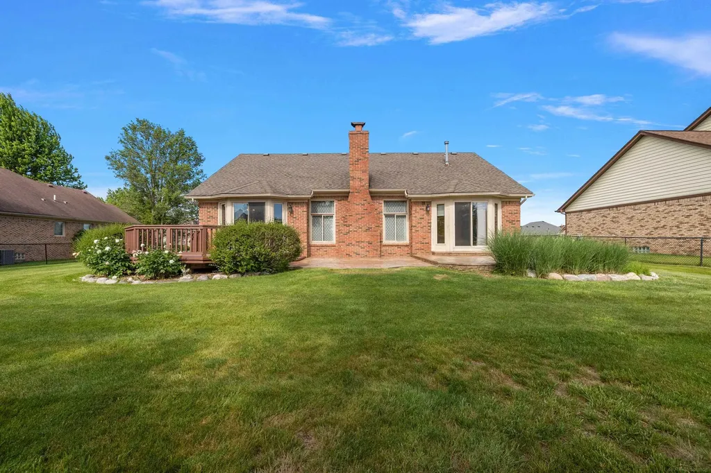 48626 Thorncroft Drive Macomb Township MI 48044