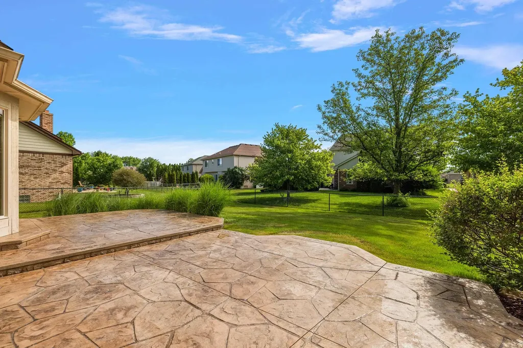 48626 Thorncroft Drive Macomb Township MI 48044