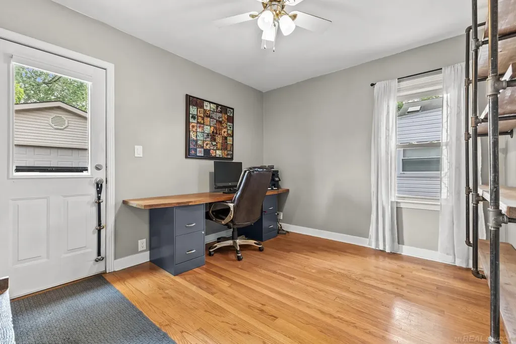 1521 Hampton Road Grosse Pointe Woods City MI 48236