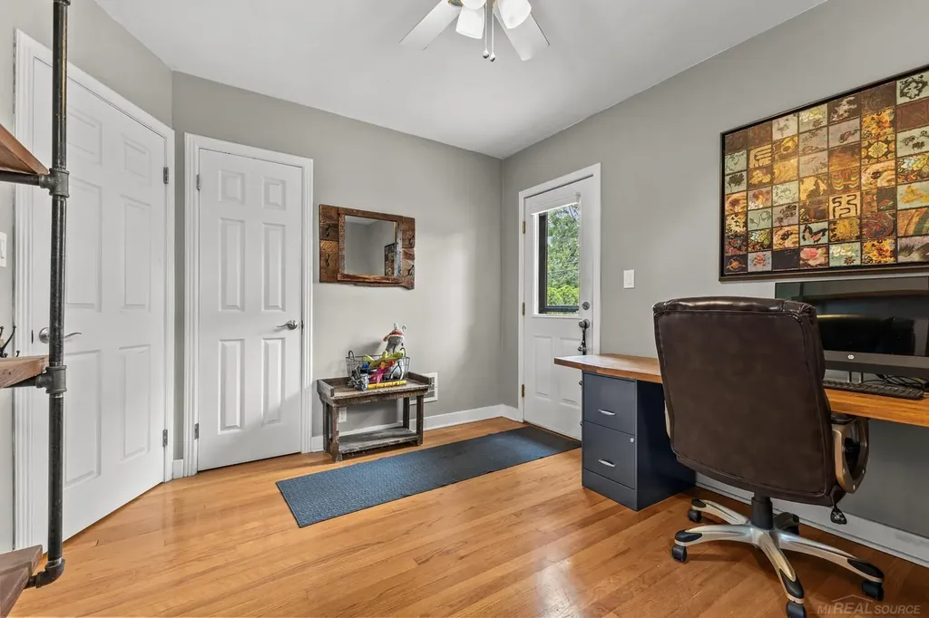 1521 Hampton Road Grosse Pointe Woods City MI 48236