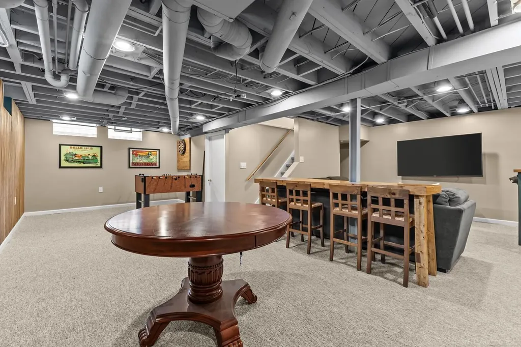 1521 Hampton Road Grosse Pointe Woods City MI 48236
