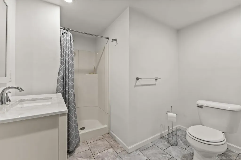 1521 Hampton Road Grosse Pointe Woods City MI 48236
