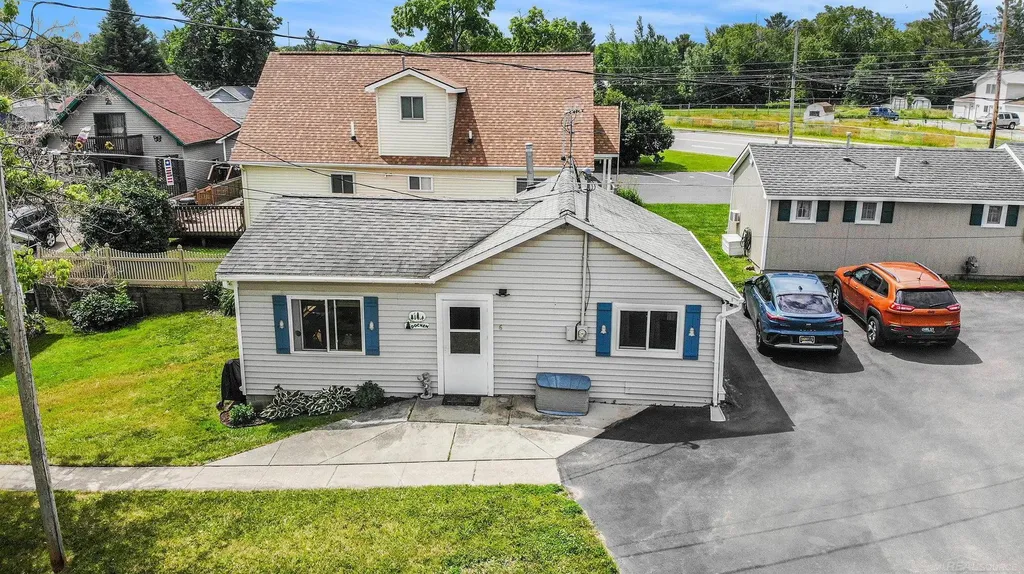 6366 W Houghton Lake Drive Roscommon Village MI 48629