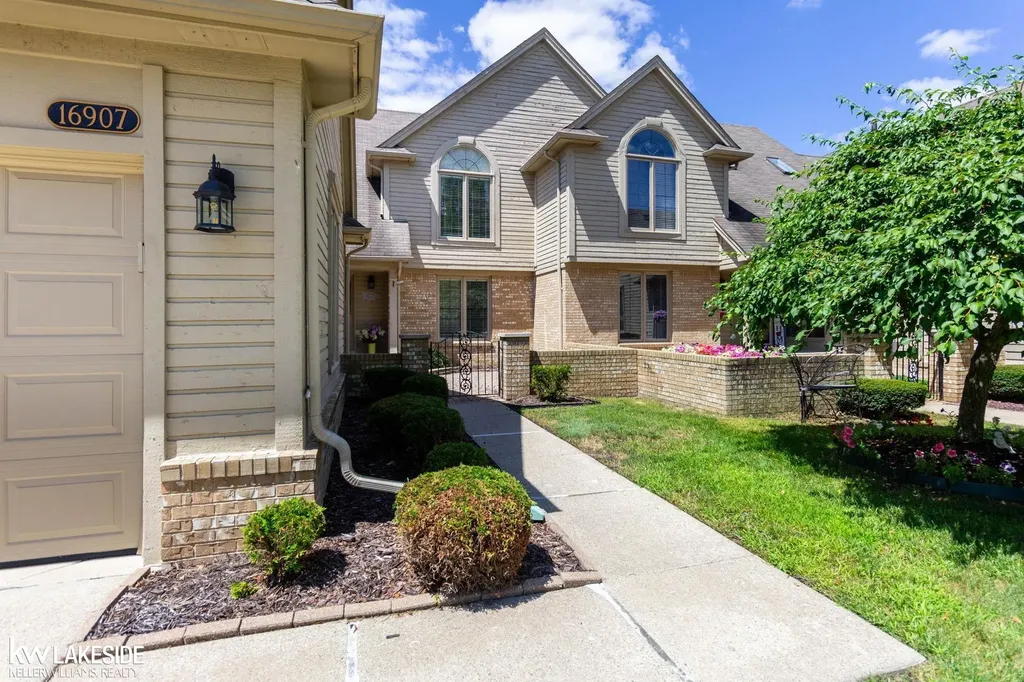 16907 Driftwood Drive Macomb Township MI 48042