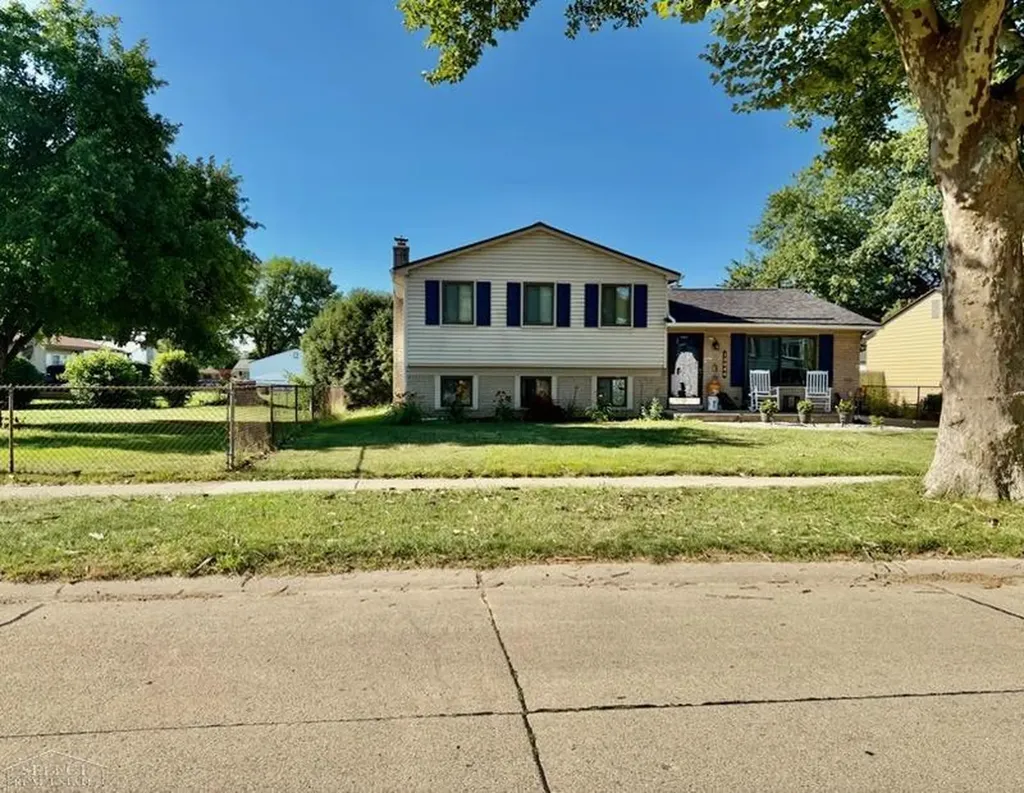 15046 Annapolis Drive Sterling Heights City MI 48313