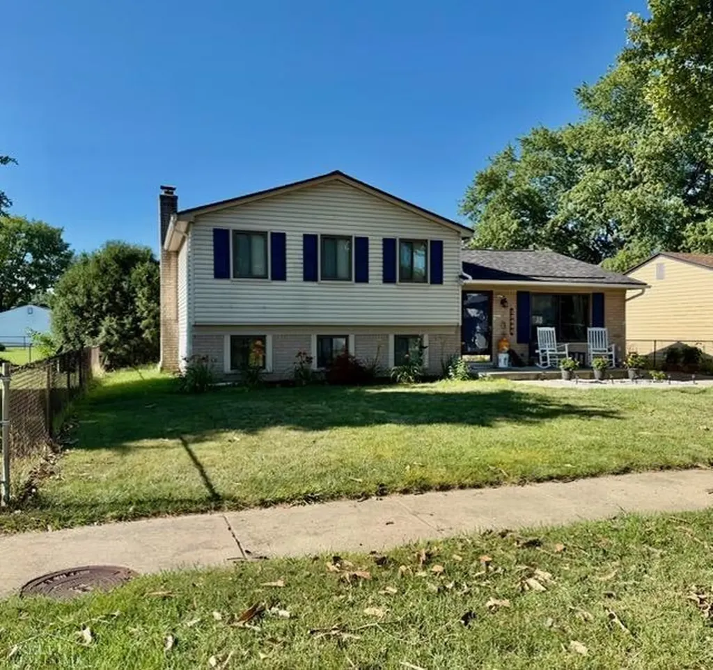 15046 Annapolis Drive Sterling Heights City MI 48313