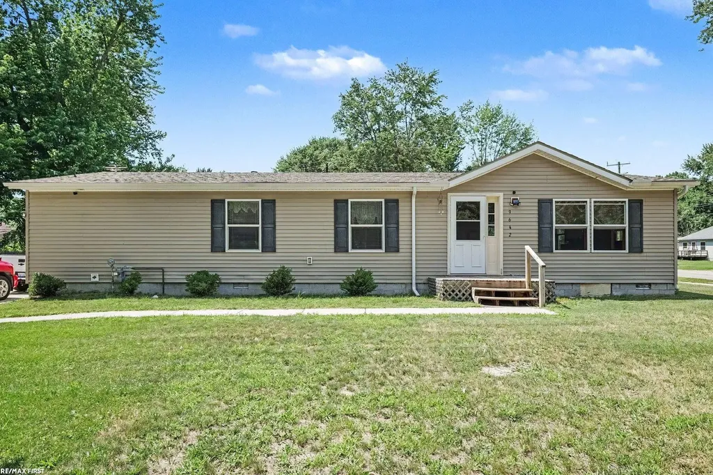 9642 Meadowbrook Street Clay Township MI 48001