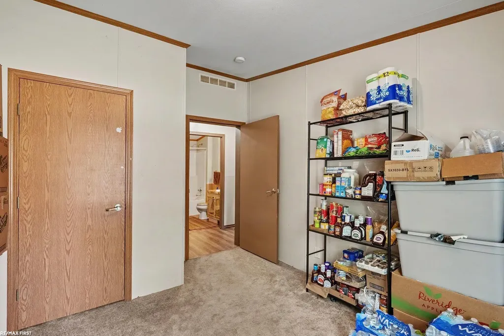 9642 Meadowbrook Street Clay Township MI 48001