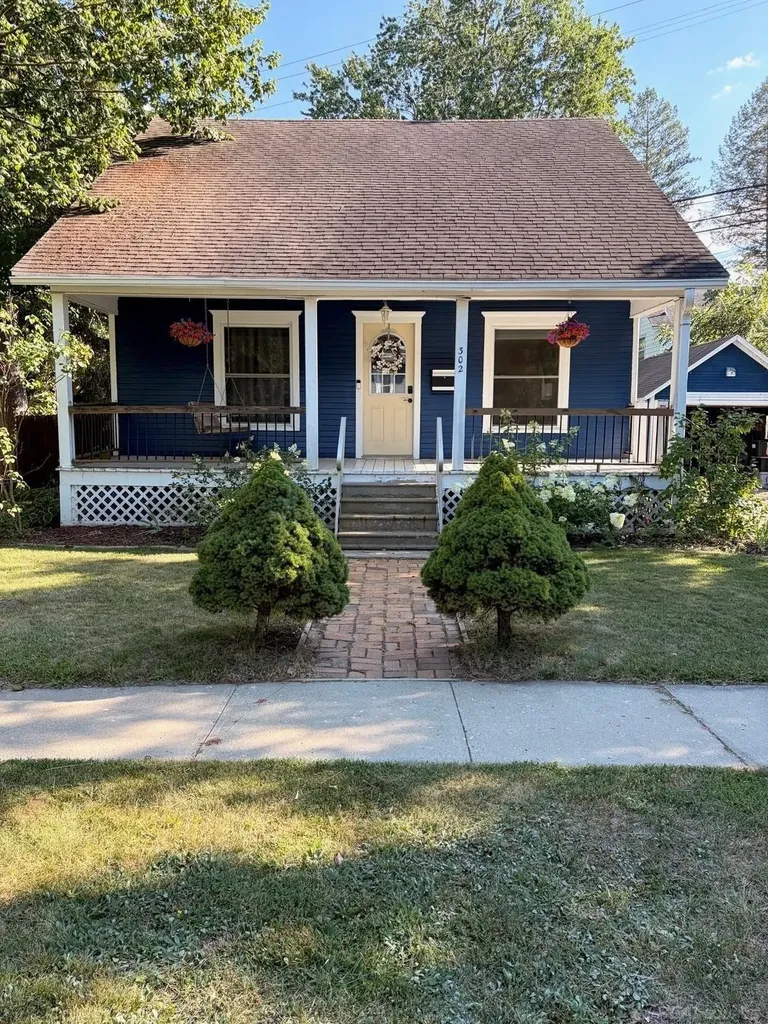 302 High Street Williamston City MI 48895