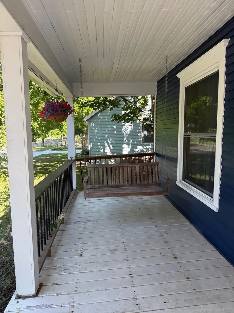302 High Street Williamston City MI 48895