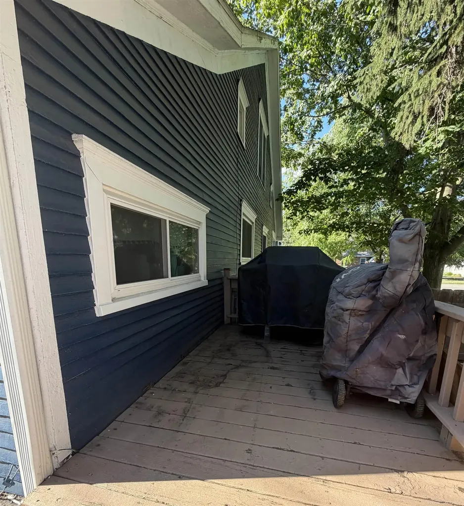 302 High Street Williamston City MI 48895