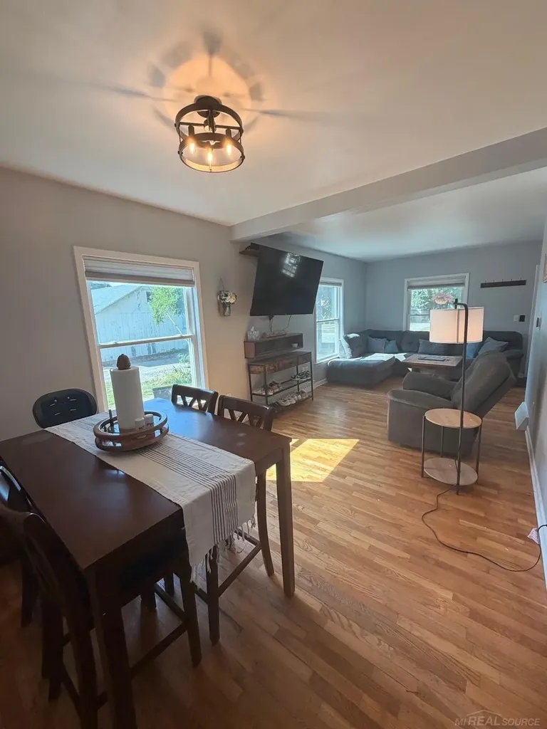 302 High Street Williamston City MI 48895