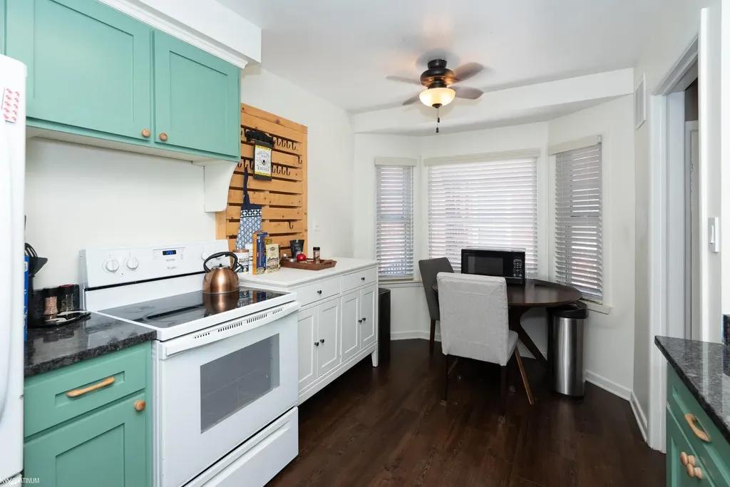 2118 Lennon Street Grosse Pointe Woods City MI 48236