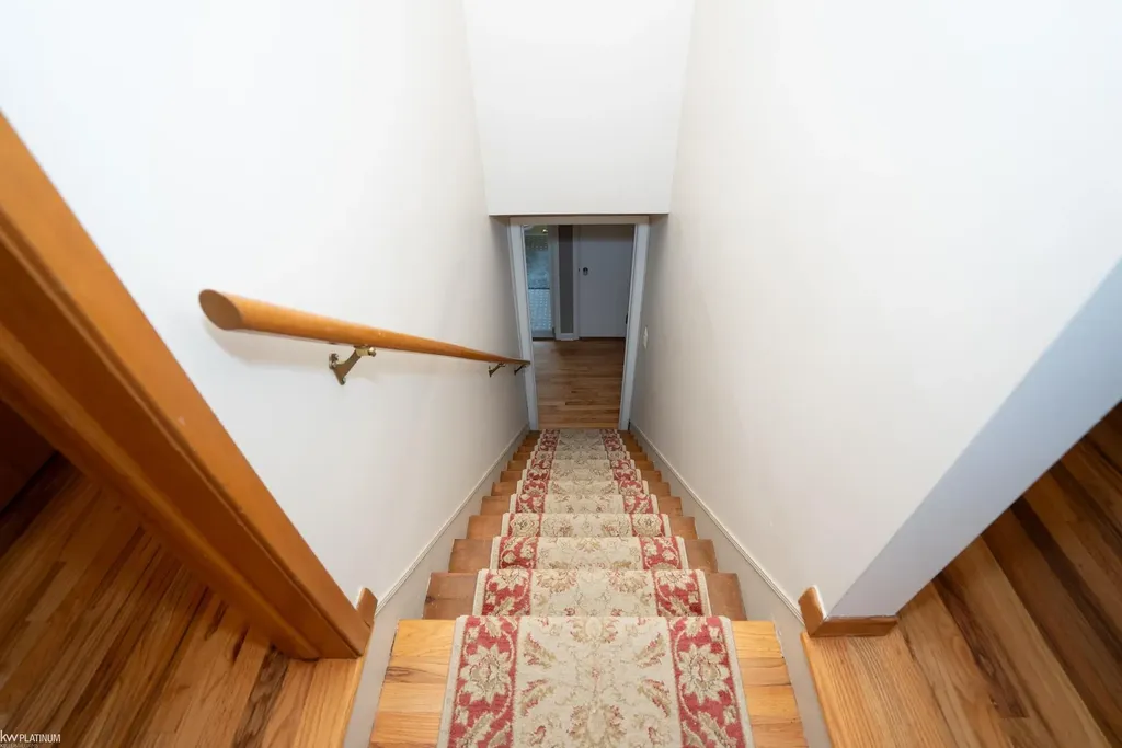 2118 Lennon Street Grosse Pointe Woods City MI 48236