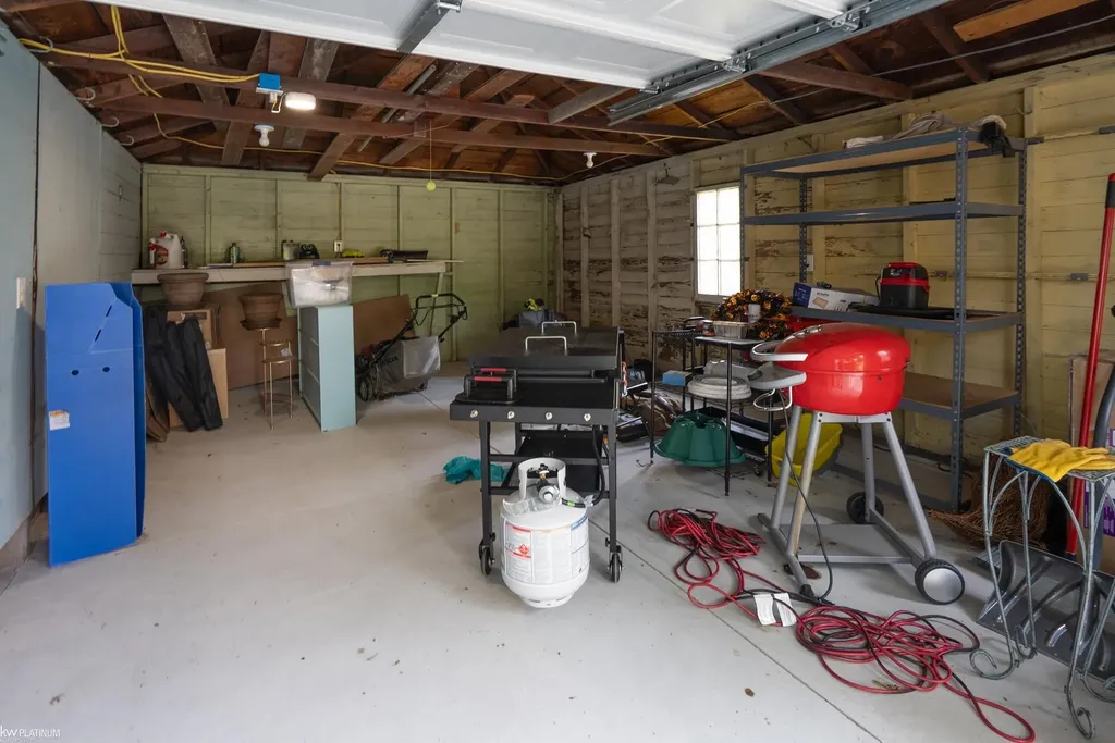 2118 Lennon Street Grosse Pointe Woods City MI 48236