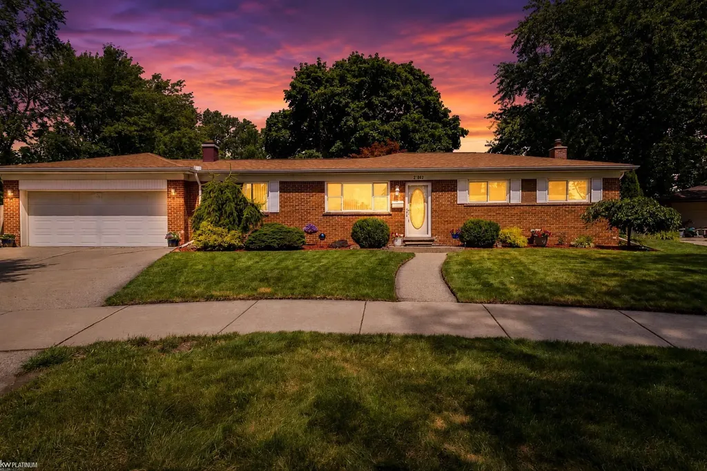 25862 Gunston Avenue Warren City MI 48089