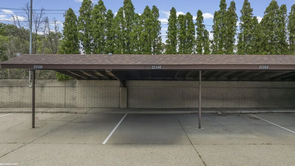 25340 Quarter Deck Street Harrison Charter Township MI 48045