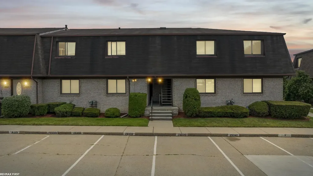 25340 Quarter Deck Street Harrison Charter Township MI 48045