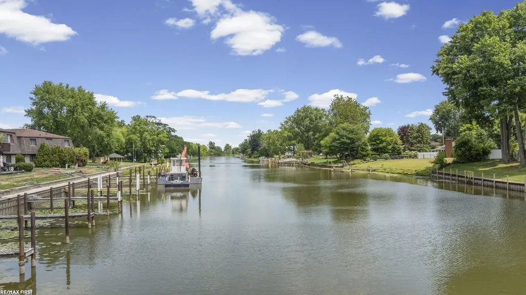 25340 Quarter Deck Street Harrison Charter Township MI 48045