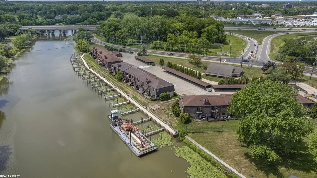 25340 Quarter Deck Street Harrison Charter Township MI 48045