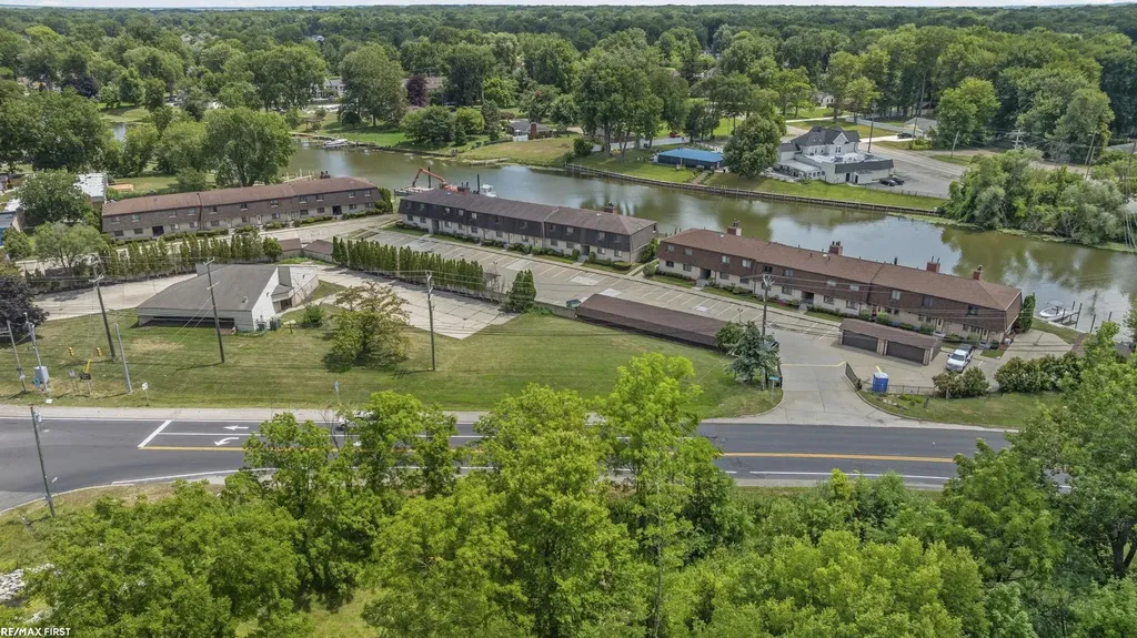 25340 Quarter Deck Street Harrison Charter Township MI 48045