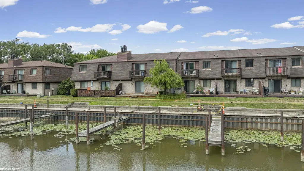 25340 Quarter Deck Street Harrison Charter Township MI 48045
