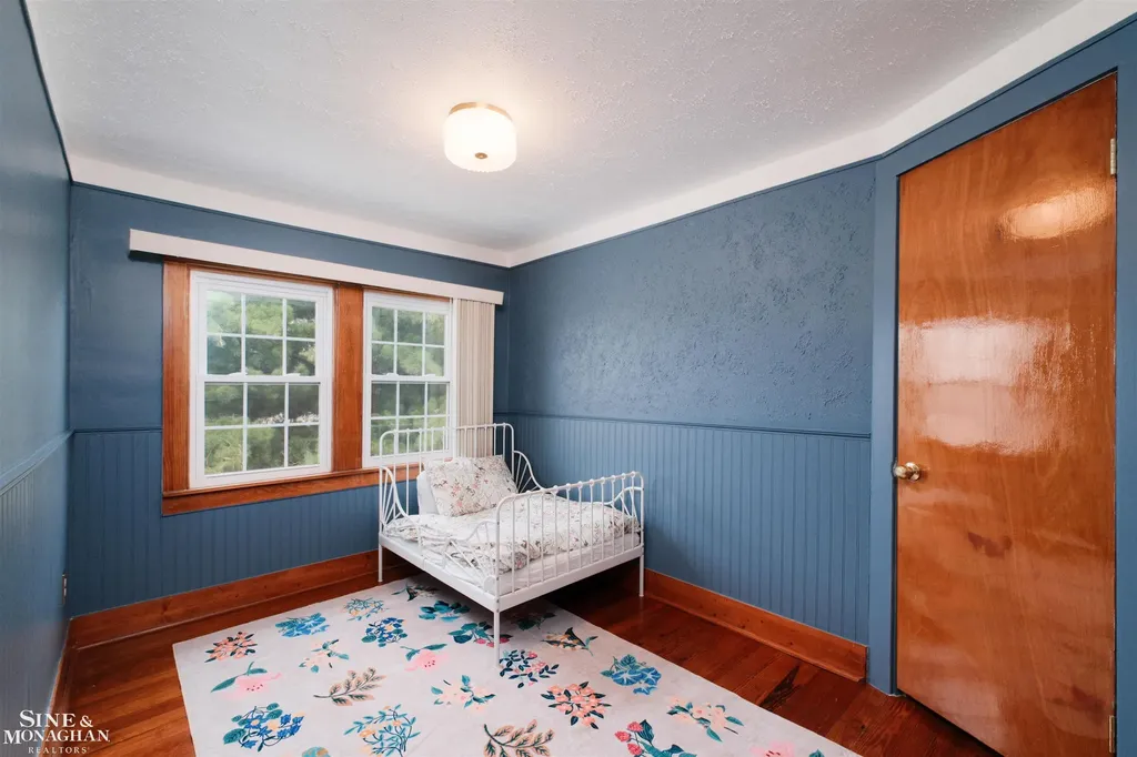 18083 Elizabeth Street Roseville City MI 48066