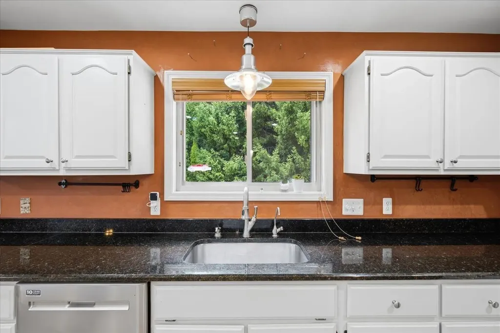 6553 Lindsey Road China Township MI 48054