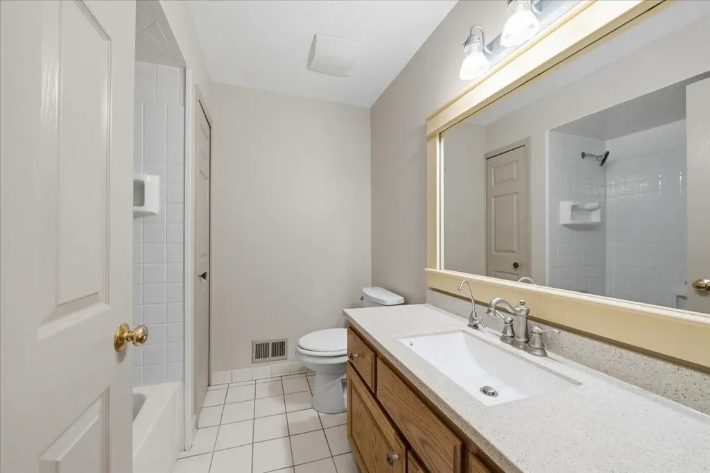 6553 Lindsey Road China Township MI 48054